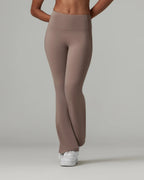 Essential Flare Legging