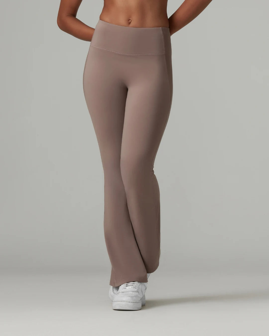 Essential Flare Legging