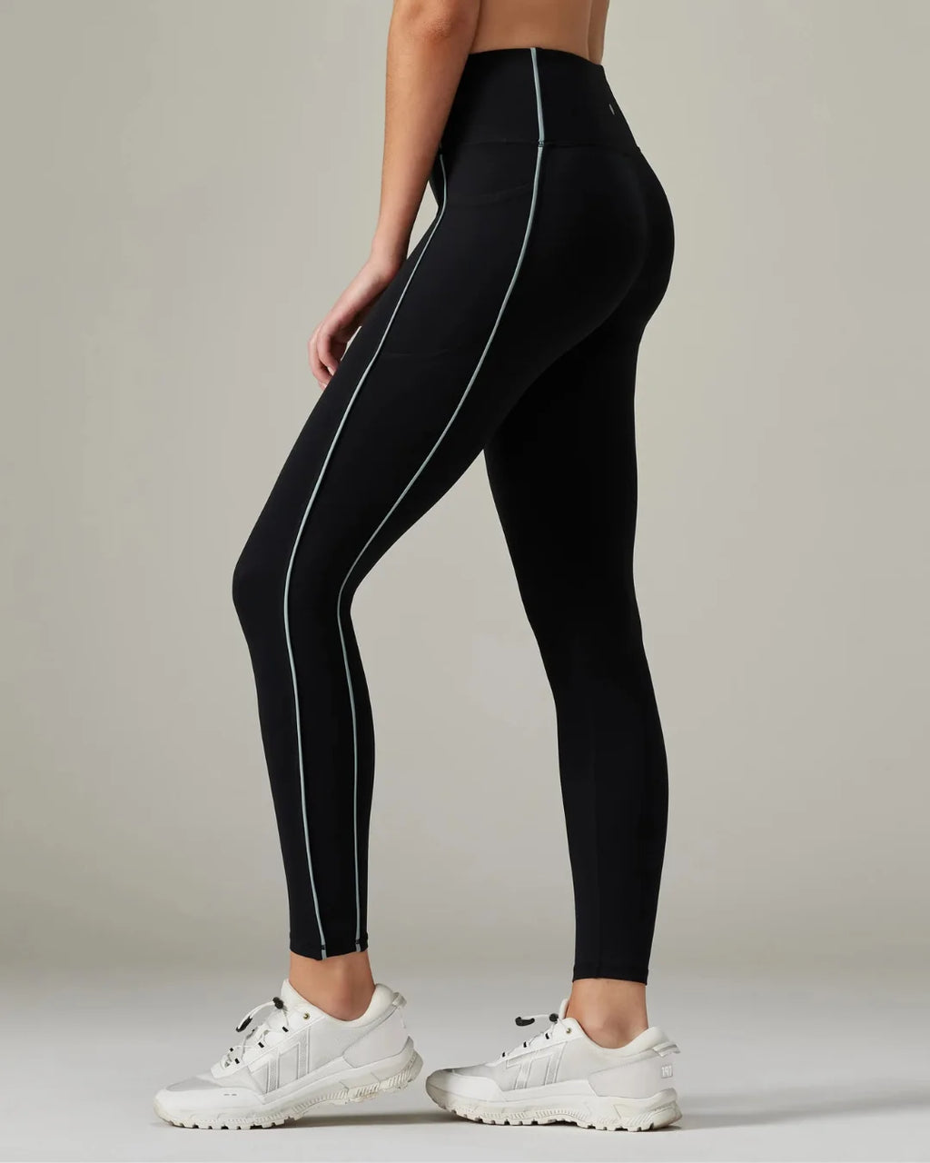 Weightless Performance legging  (Inseam 28”)